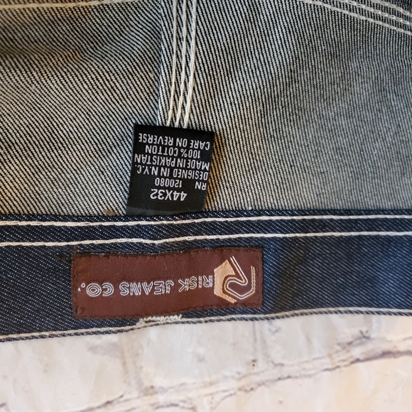 RISK JEANS CO. MEN'S JEANS SHORT BLUE SIZE WAIST 44" INSEAM 25" - Picture 6 of 6